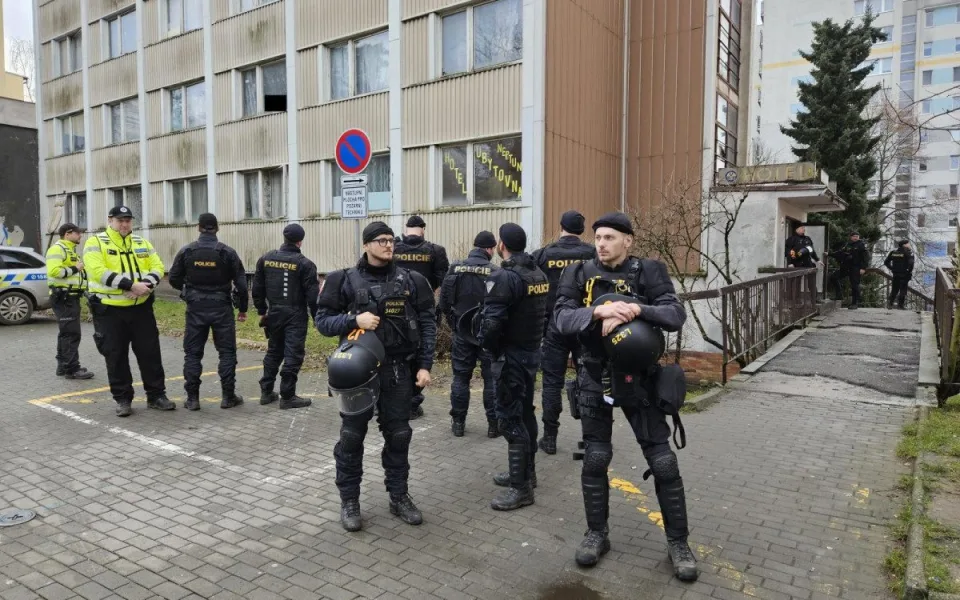 Konflikt v nechvalně známé ubytovně Neptun. Vážné zranění, útočník chtěl zmizet