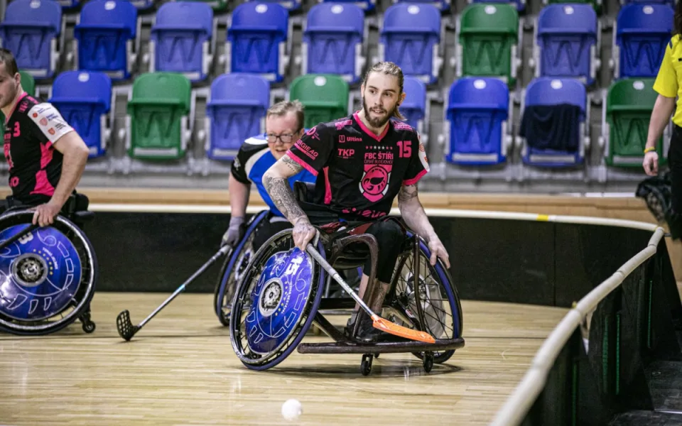 Sport je pro mě smysl života, říká paraflorbalista ze Štírů Ivan Nestával