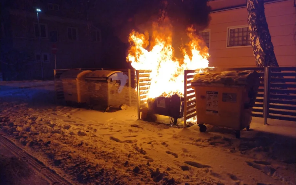 Silvestrovská noc zaměstnala hasiče. V Karlovarském kraji řešili desítky událostí.