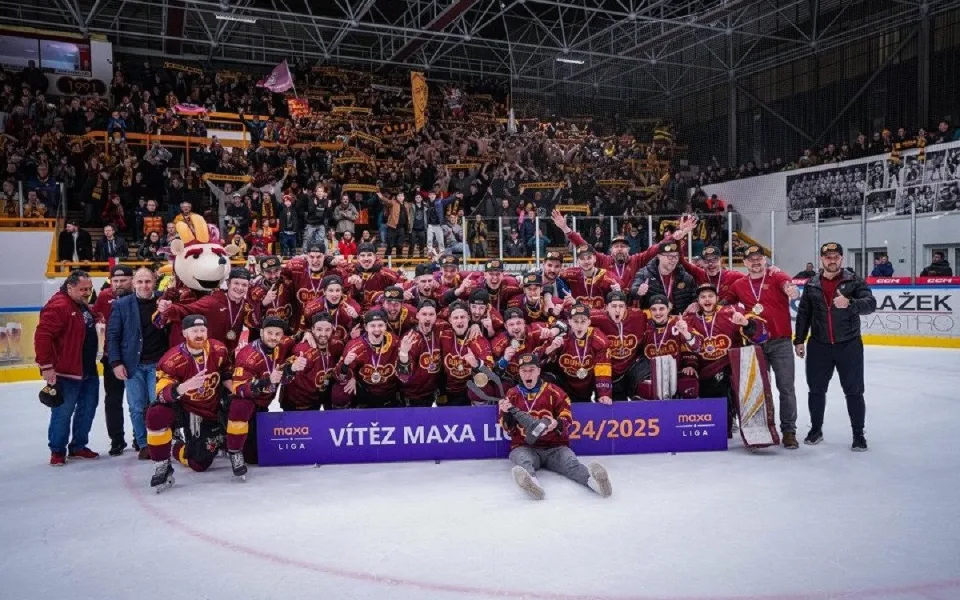 Sport na Jihlavsku 2025: Prvoligový titul Dukly, prodej Mbodjiho a úspěšní rybáři. Foto: Se svolením HC Dukla Jihlava