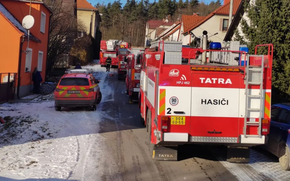 Při požáru uhynul pes, kočku křísili. Majitelka mluví o zkratu spotřebiče a varuje ostatní