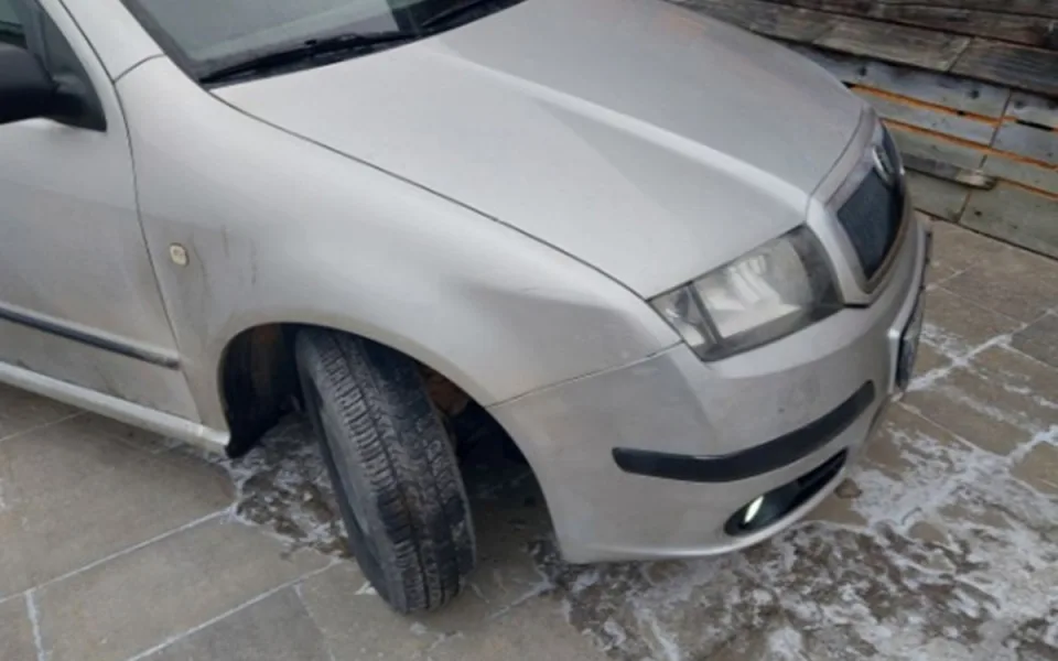 Muž ukradl dvě auta, se starou Škodou Fabia potom chtěl na dálnici ujet policistům. Foto: Se svolením Policie ČR