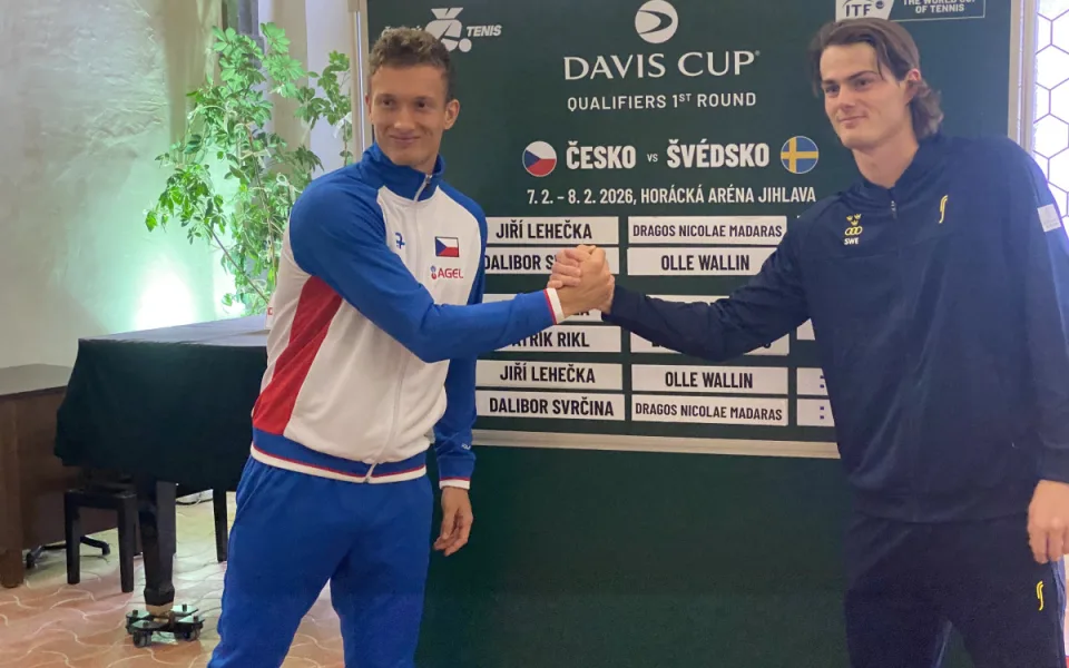 VIDEO: Zima a hokejová tradice. Švédští tenisté se v Jihlavě cítí jako doma