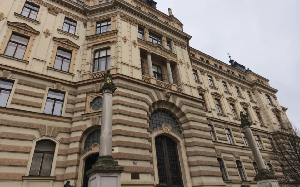 Zanedbaná péče skončila smrtí novorozence. Případ řeší brněnský soud