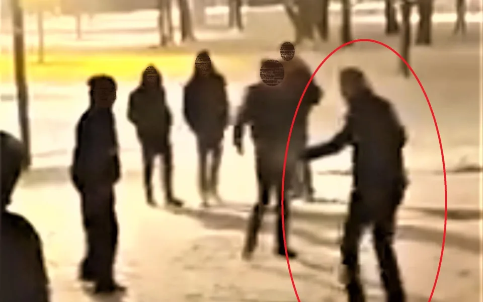 Rvačka před klubem K2. Kriminalisté hledají napadeného muže i svědky incidentu