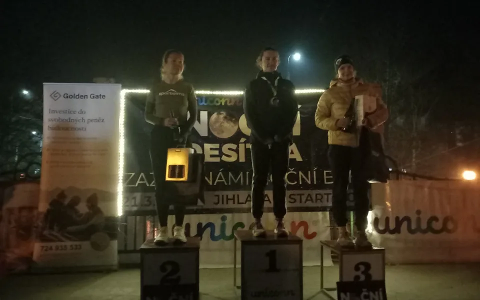 Noční desítka v Jihlavě přilákala přes tři sta účastníků, vyhráli Tvrdík a Pospíšilová