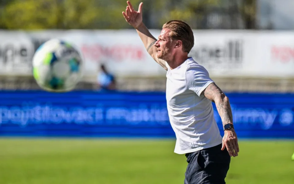 Uhráli jsme si to sami, těšilo po derby trenéra Slovau Kováče