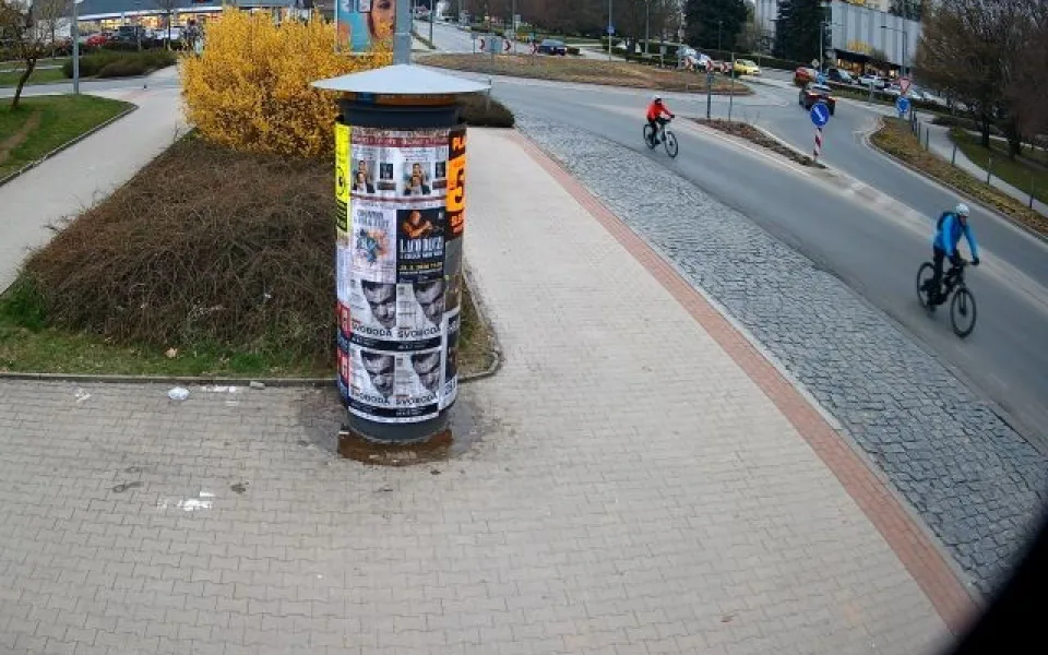 Policie hledá svědky napadení v Táboře, pomoci můžou dva cyklisté.