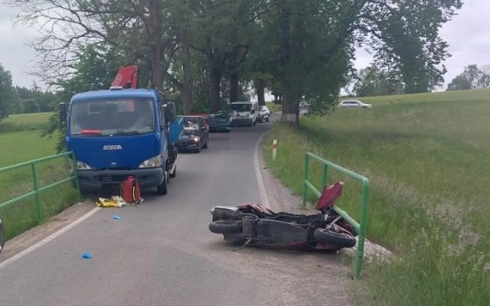 Motorkář s téměř dvěma promile havaroval, do jihlavské nemocnice letěl vrtulníkem