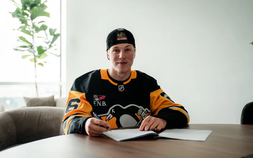 Galvas podepsal kontrakt s Pittsburghem. Sezonu 2026/27 stráví u Tygrů