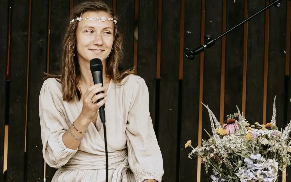 influencerka Karolína Kostroňová vystupující pod jménem Kerolajnaa