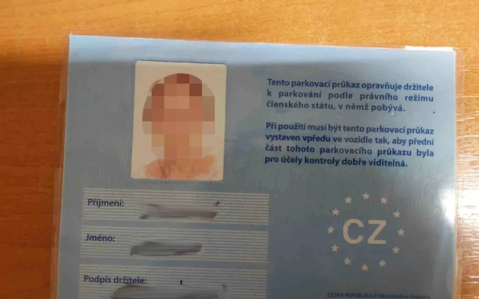 Průkaz byl falešný.