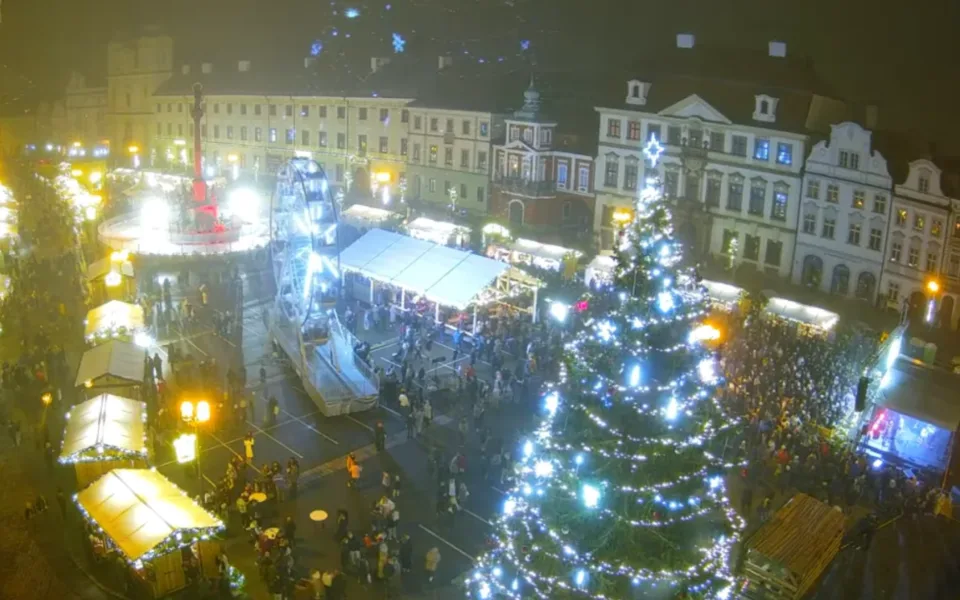 Máte na pozemku šestnáctimetrový smrk? Hradec hledá vánoční stromy