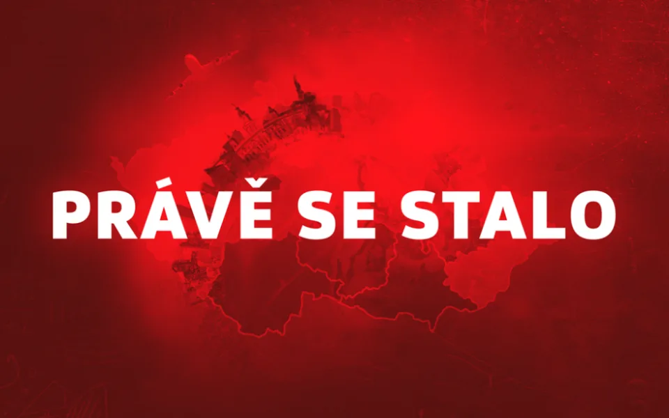 Čelní střet dvou aut uzavřel obchvat Štěpánovic