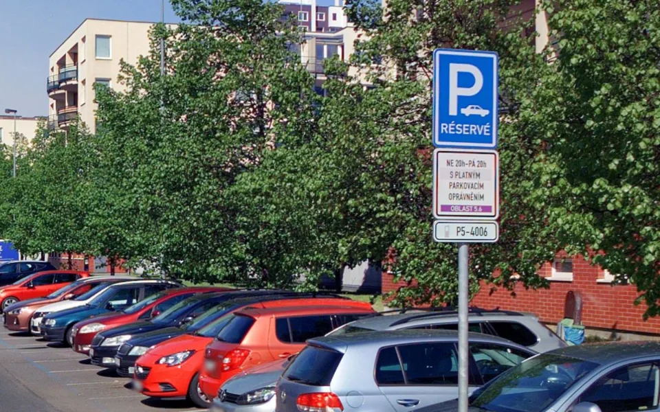 Parkování na Praze 5 se změní. Zóny budou mít jednotný čas