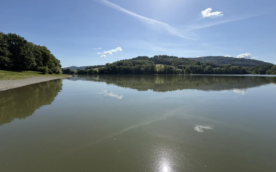 Zákaz koupání v Podolsku skončil. Voda ale stále představuje zdravotní riziko