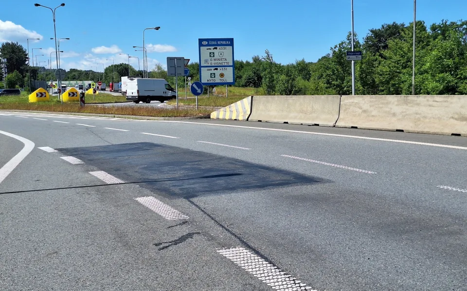 Silničáři opraví cestu mezi Chotěbuzí a Českým Těšínem. Práce potrvají dva týdny