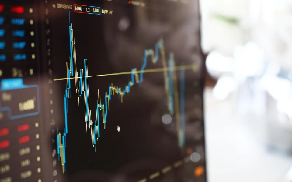 KOMENTÁŘ: Proč se bojíme vrcholů finančního trhu, které nejsou vrcholy