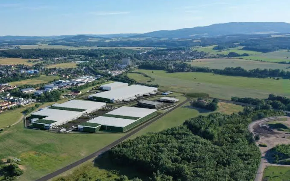 Rozhodnutí o Amazonu v Boršově padne až v září. Zastupitelé hlasování odložili
