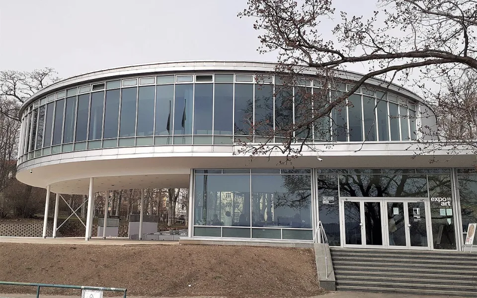 Natáčení Tajemství všech tajemství pokračuje na Letné, u nádrže i pavilonu Expo