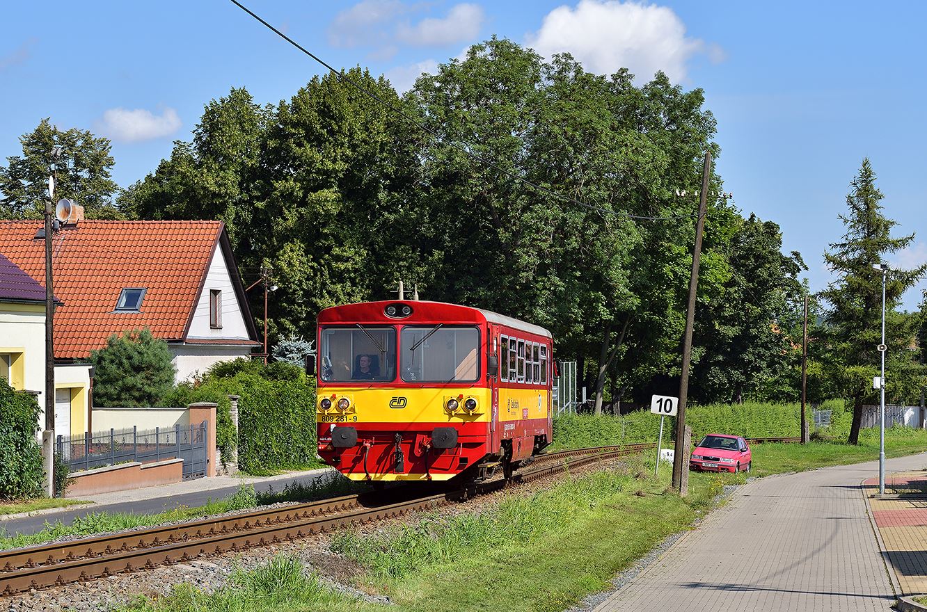 Motoráčkem do sklárny v Nižboru